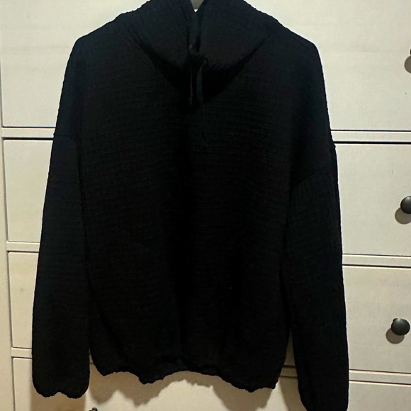 Woman’s Cinch Neck Quilted Sweatshirt - Picture 1 of 3